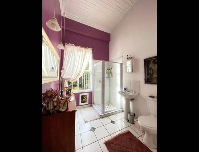 4 BEDROOM HOUSE FOR SALE IN BERGZICHT